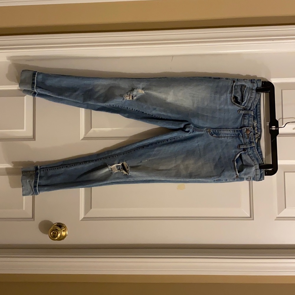 Jeans with holes